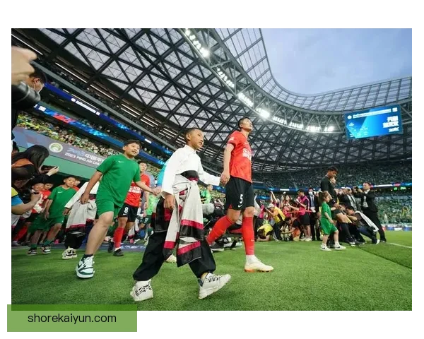 福登积极参与慈善与公益行动，继续传递足球正能量