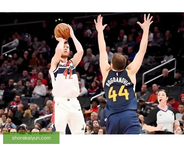 戴维斯边路效率提升，助力球队竞争力增强